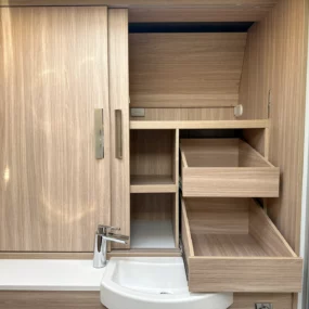 Burstner Ixeo T 680 G Bathroom Wardrobe