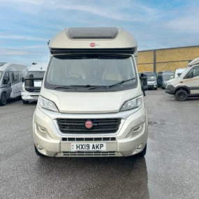 Burstner Ixeo T 680 G Exterior Front