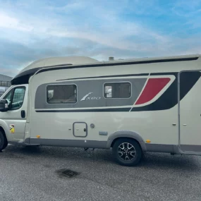 Burstner Ixeo T 680 G Exterior Left Side