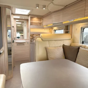 Burstner Ixeo T 680 G Interior