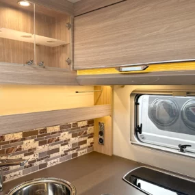 Burstner Ixeo T 680 G Kitchen Storage