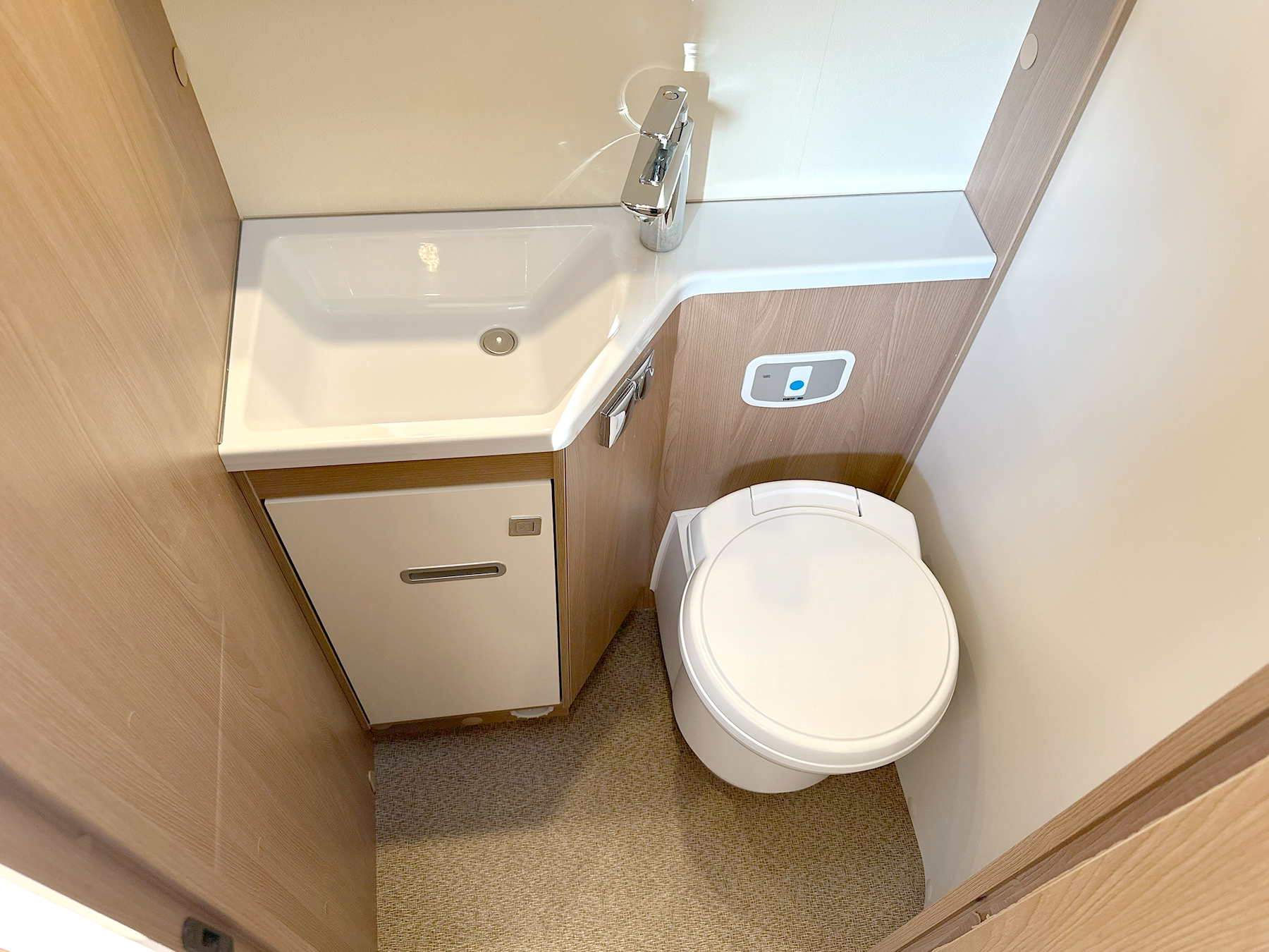 Burstner Lyseo TD 727 G Harmony Line Bathroom