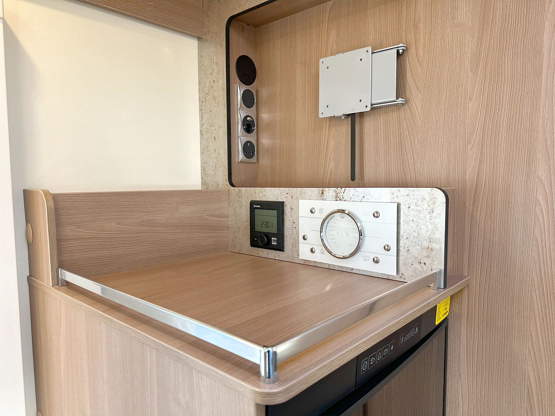 Burstner Lyseo TD 727 G Harmony Line Control Panel