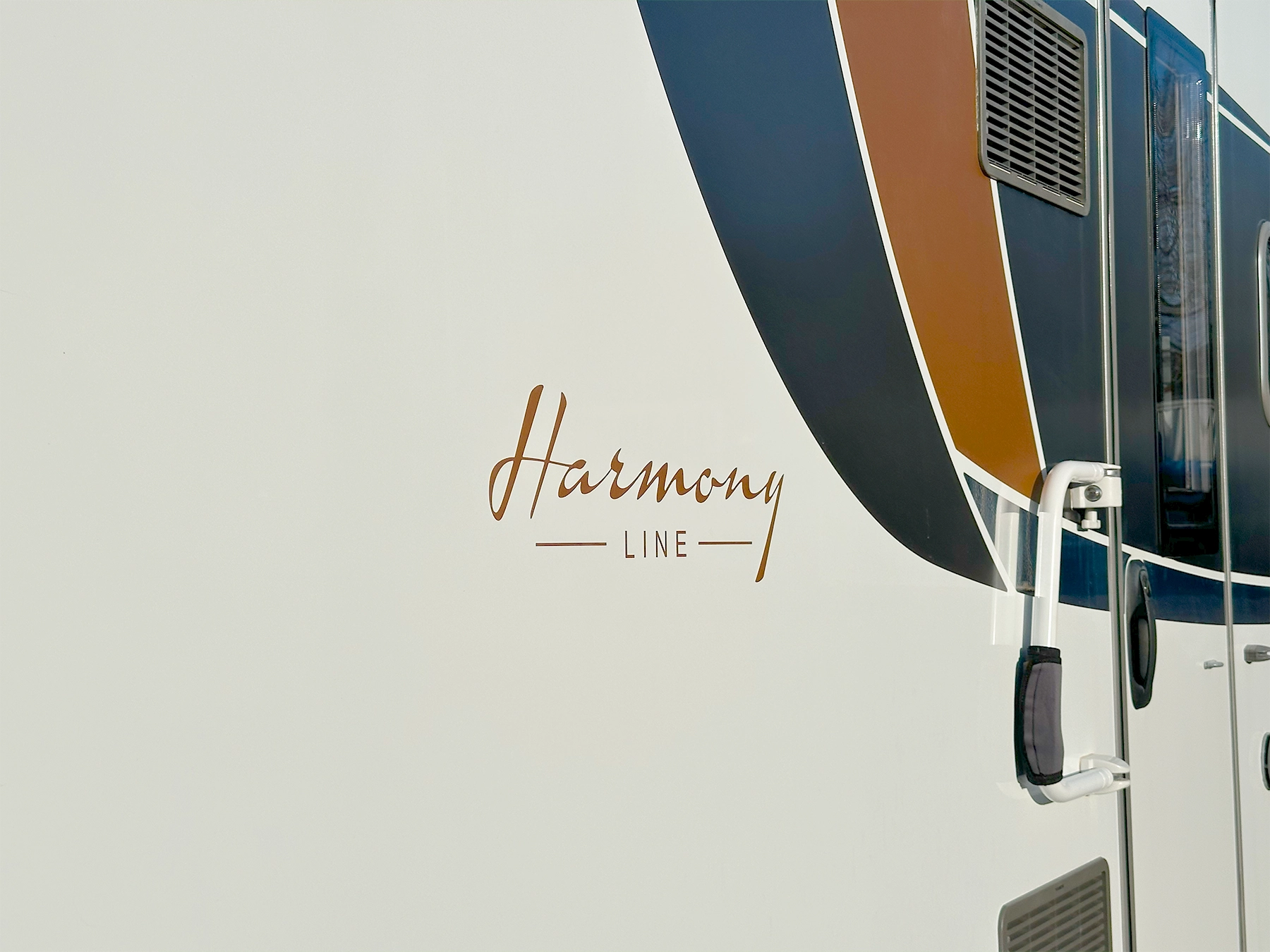 Burstner Lyseo TD 727 G Harmony Line Exterior Graphics