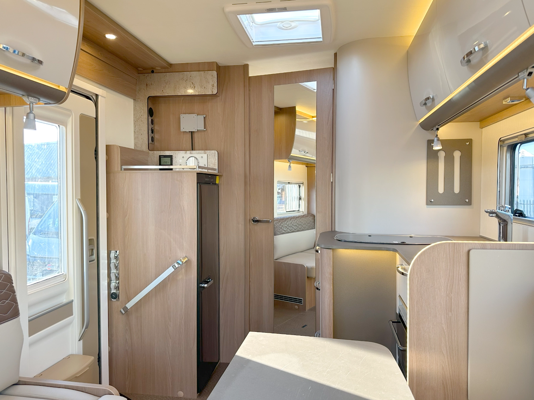 Burstner Lyseo TD 727 G Harmony Line Interior Door Closed