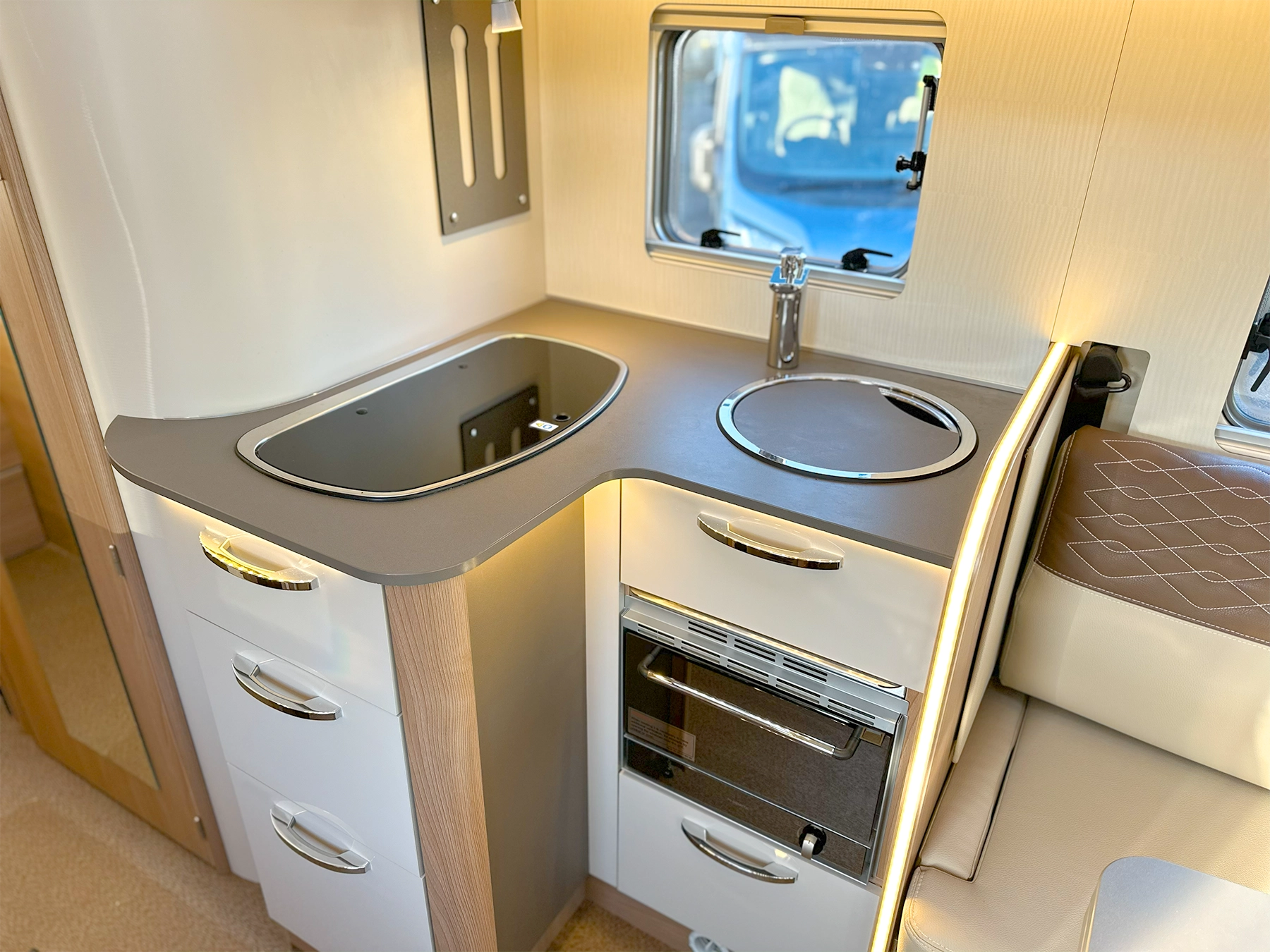 Burstner Lyseo TD 727 G Harmony Line Kitchen Worktop