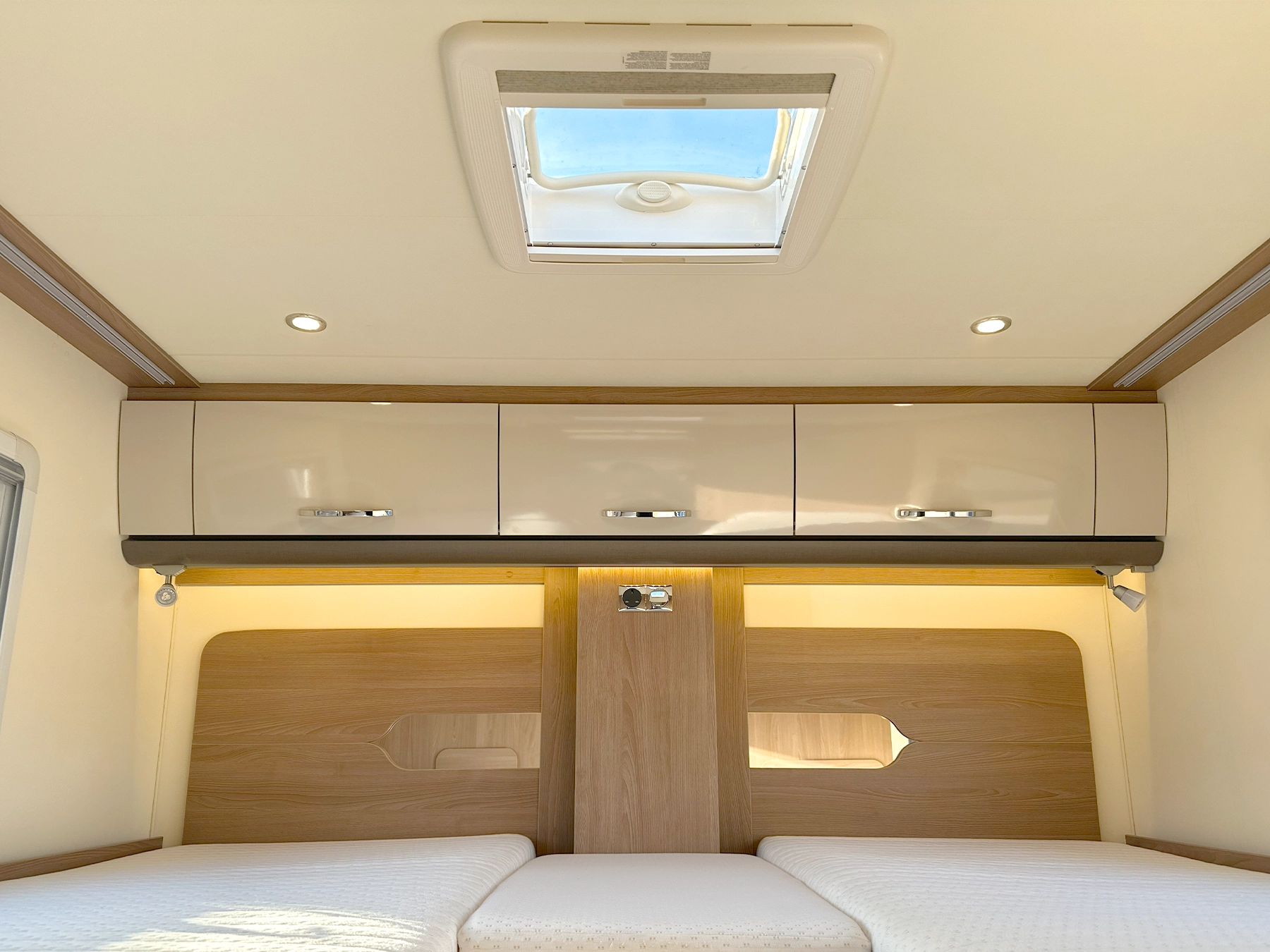 Burstner Lyseo TD 727 G Harmony Line Skylight Bedroom