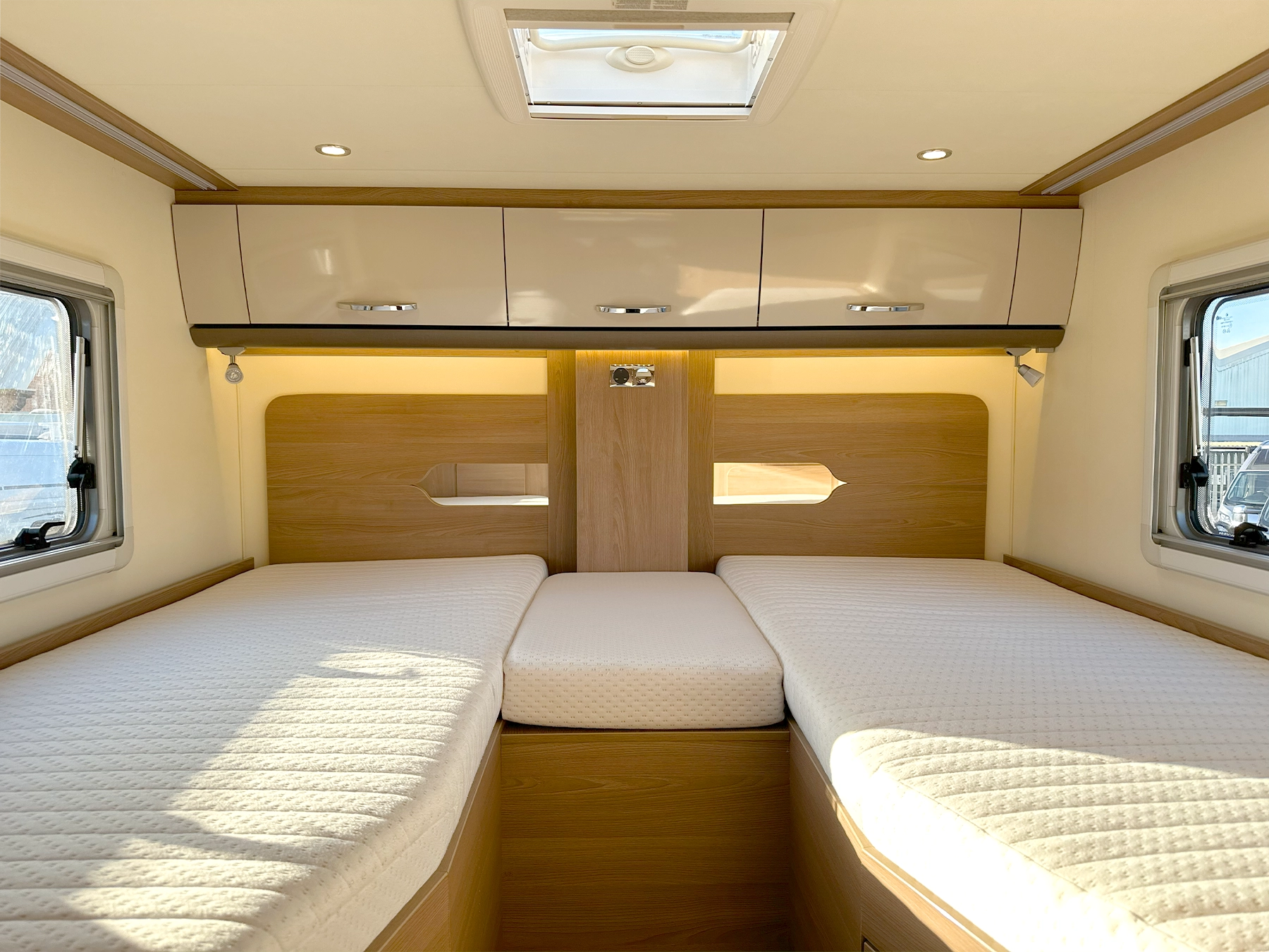 Burstner Lyseo TD 727 G Harmony Line Twin Single Rear Beds