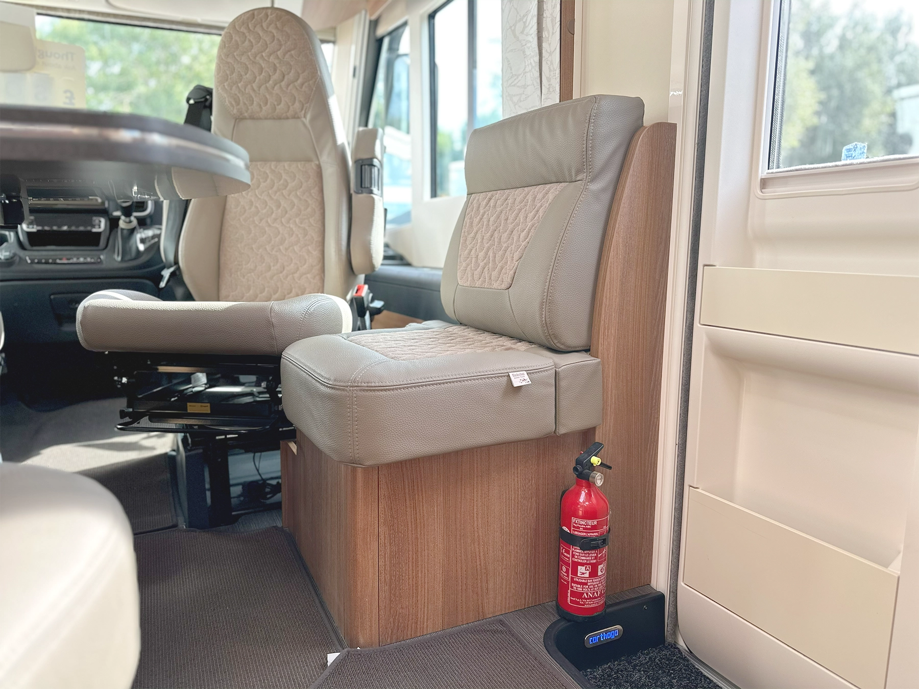 Carthago Compactline Side Seat