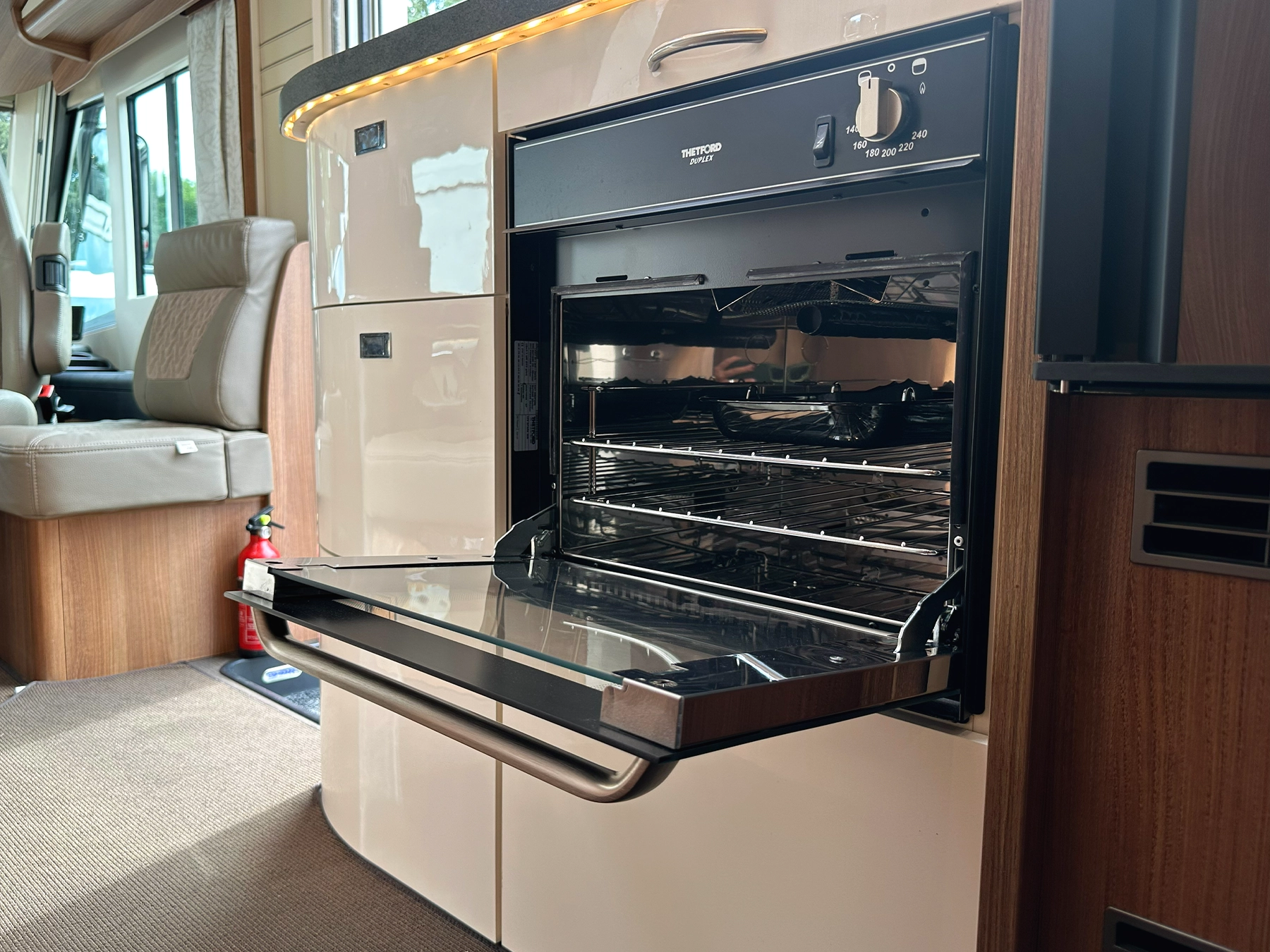 Carthago Compactline Thetford Oven