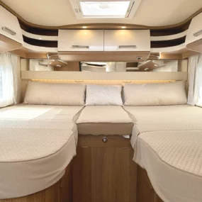 Carthago Compactline Twin Single Rear Beds