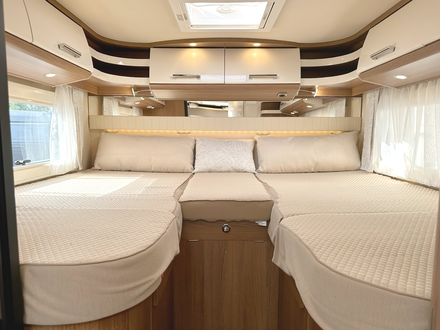 Carthago Compactline Twin Single Rear Beds