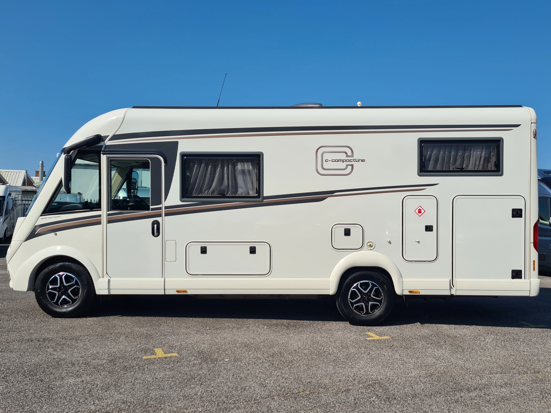 Carthago Compactline Motorhome 11632 - Exterior Left