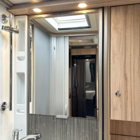 Hymer ML-T 570 Crossover 4X4 Bathroom Mirror & Cupboard