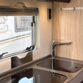 Hymer ML-T 570 Crossover 4X4 Kitchen Windows