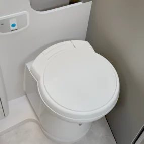 Hymer GT-S 685 Bathroom Toilet