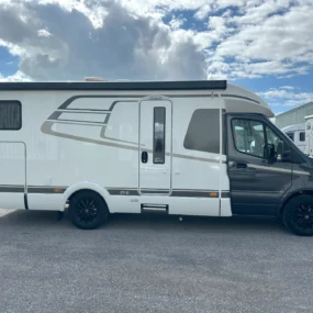 Hymer GT-S 685 Exterior Left Side