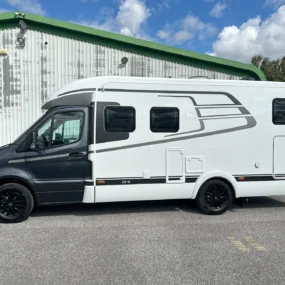Hymer GT-S 685 Exterior Right Side