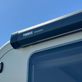 Burstner Ixeo I 690 G Exterior Thule Awning