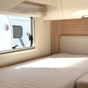 Burstner Ixeo I 690 G Rear Window