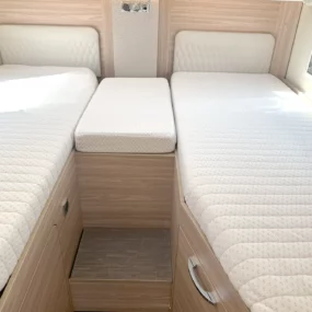Burstner Ixeo I 690 G Twin Single Rear Bed