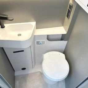 Hymer GT-S 685 Bathroom