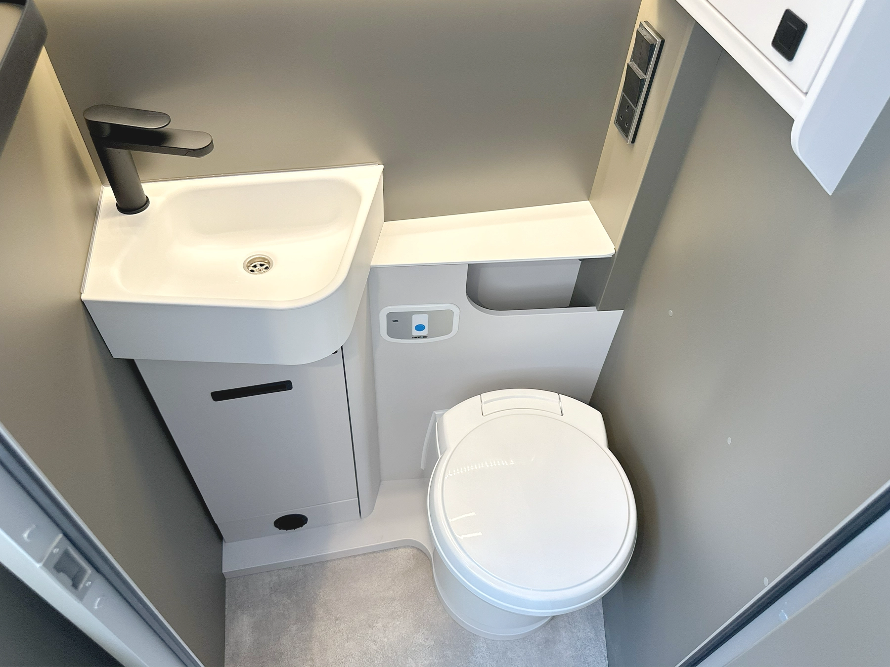 Hymer GT-S 685 Bathroom