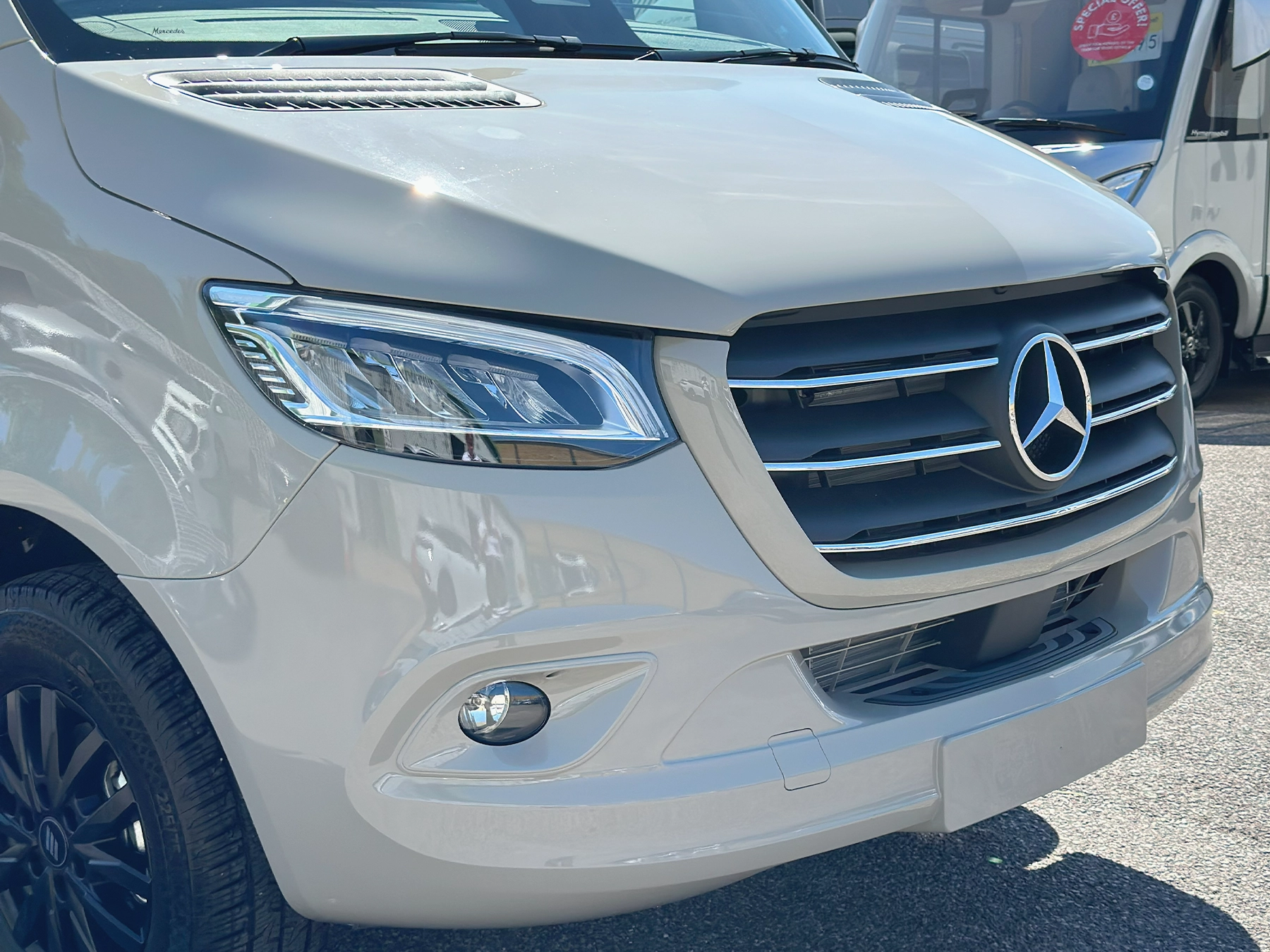 Hymer GT-S 685 Exterior Front Grill