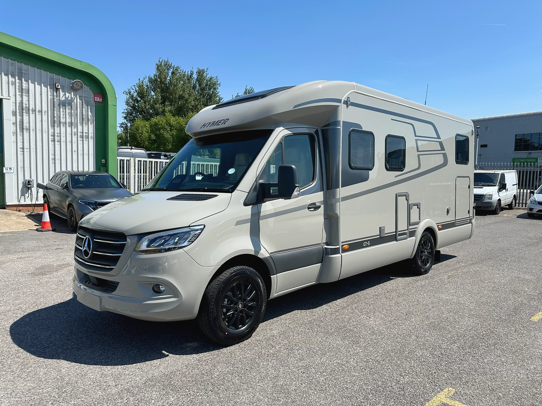 Hymer GT-S 685 Exterior Front Left Side