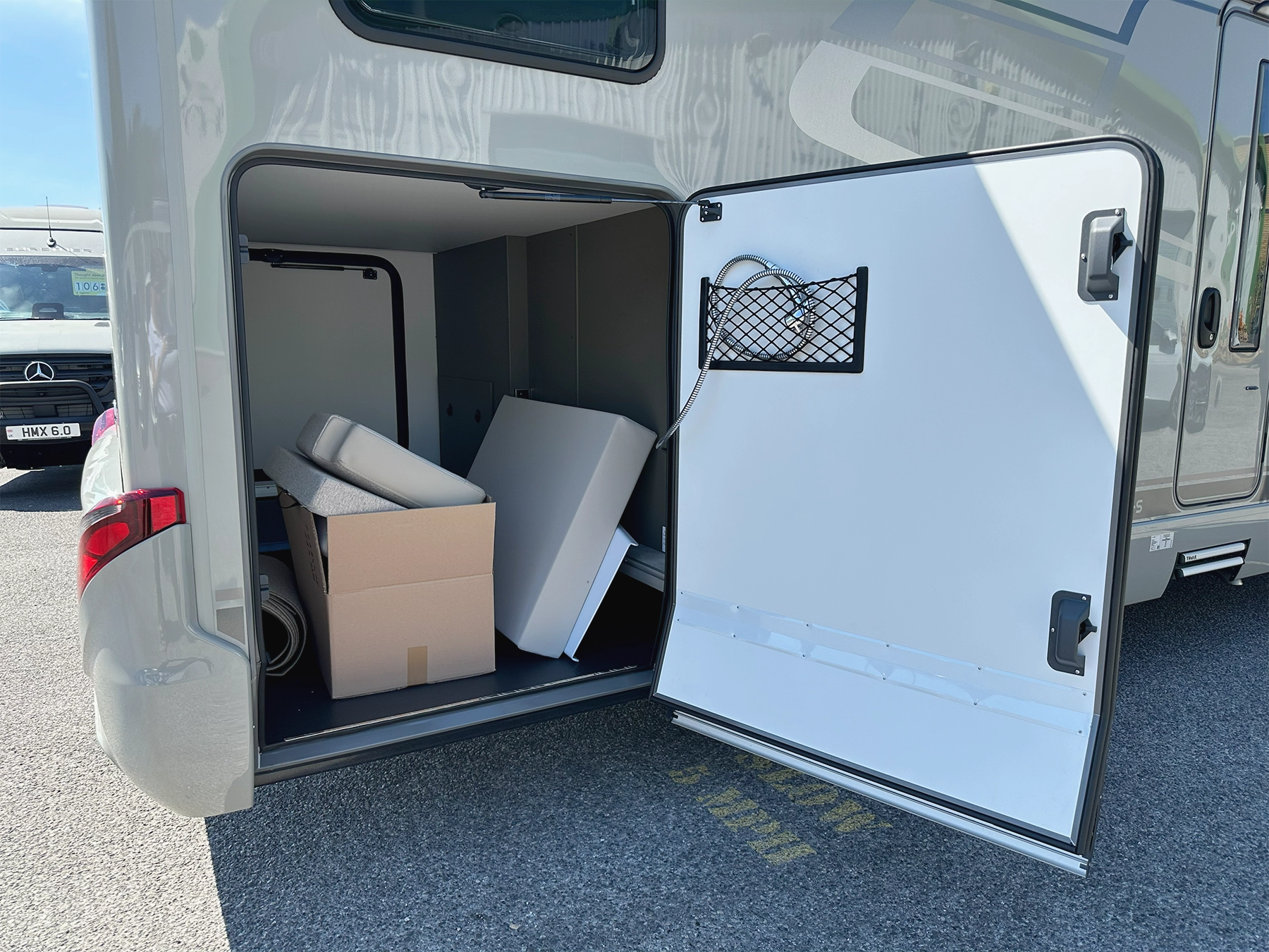 Hymer GT-S 685 Exterior Garage