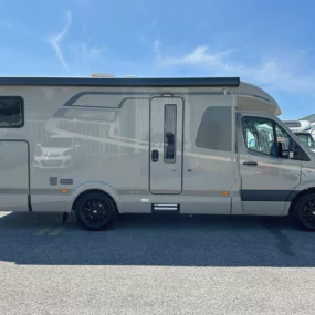 Hymer GT-S 685 Exterior Right Side Image