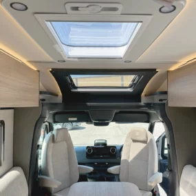 Hymer GT-S 685 Front Cab Skylights