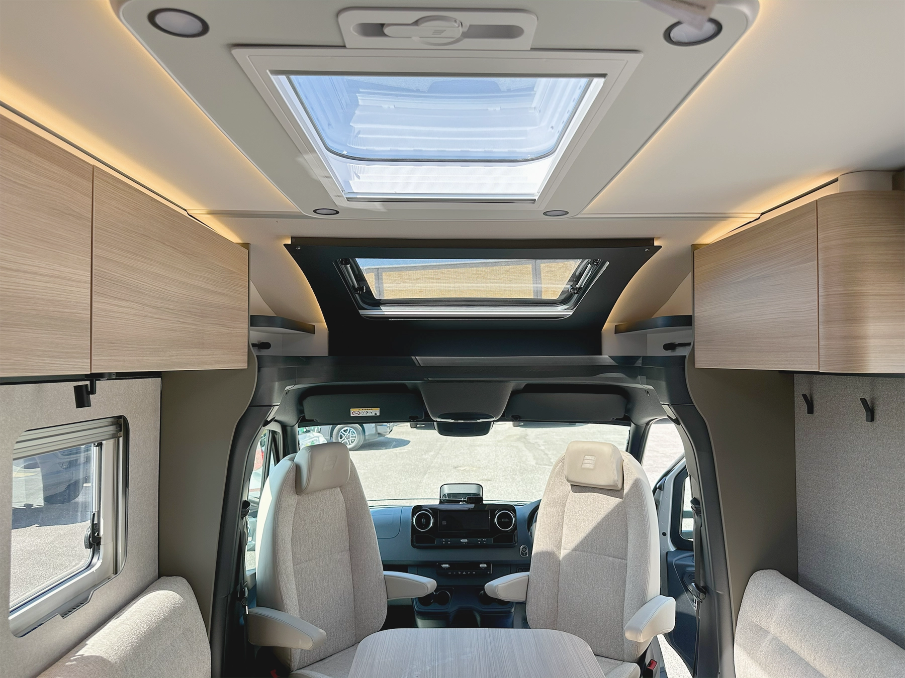 Hymer GT-S 685 Front Cab Skylights