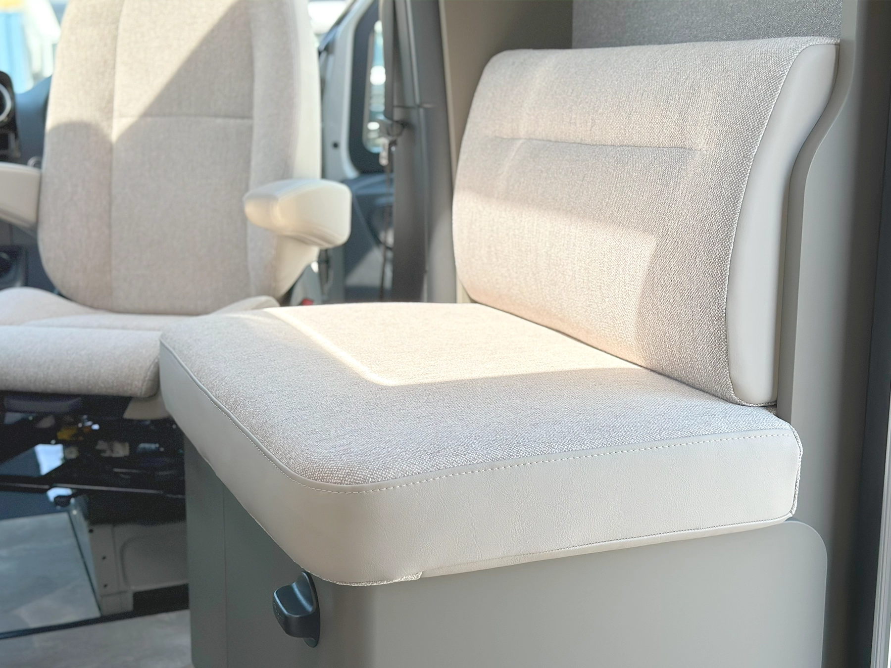 Hymer GT-S 685 Side Seat