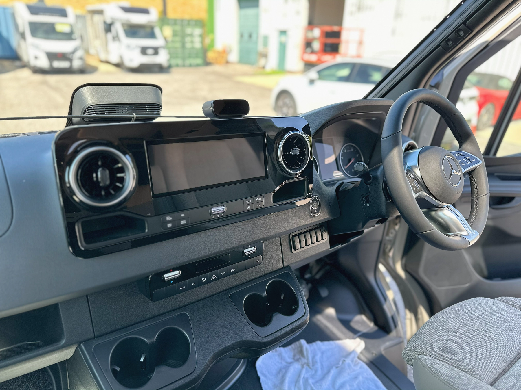 Hymer GT-S 685 Steering Wheel & Multimedia System