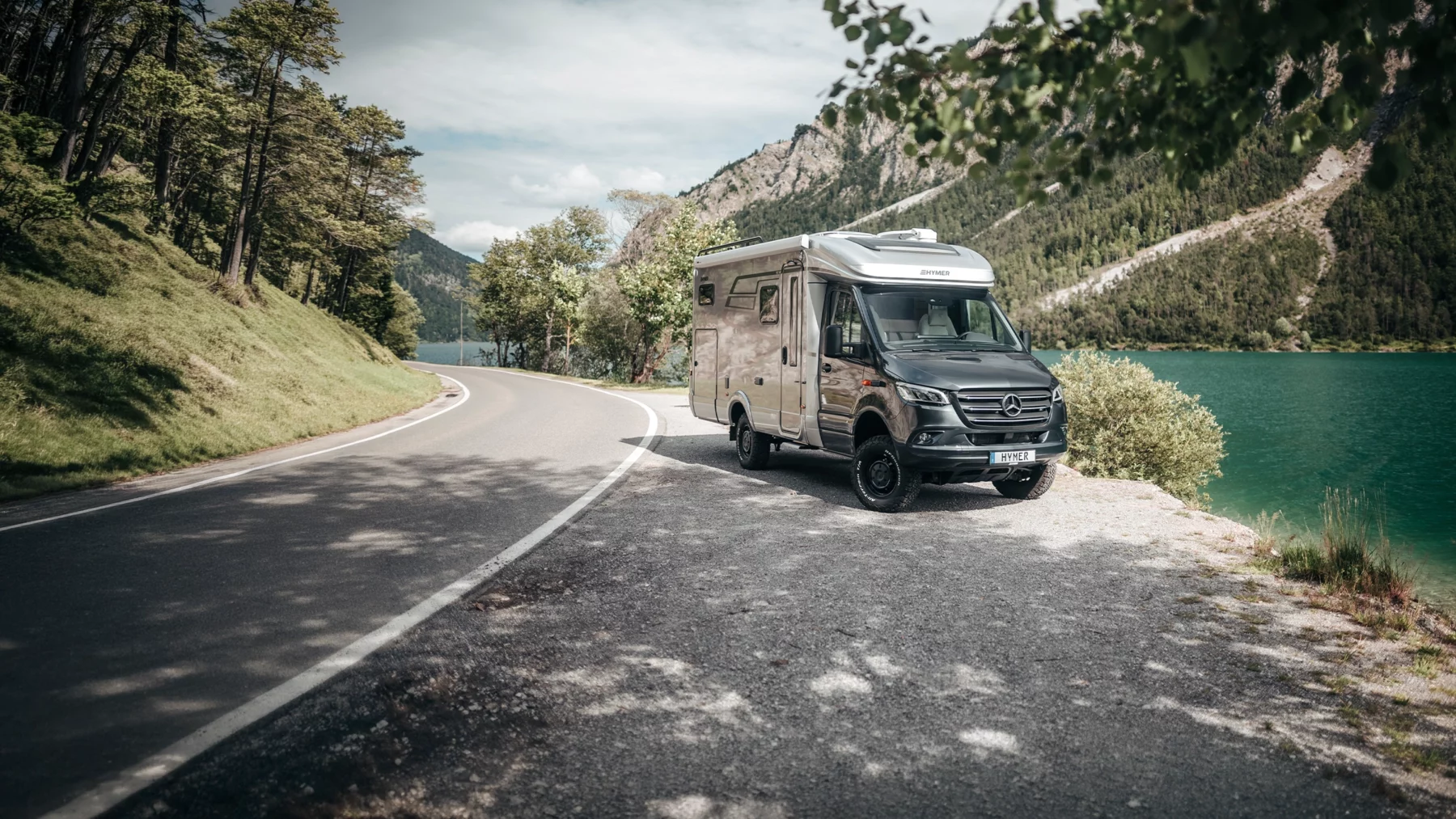 Hymer-B-ML-I-Blackline-Motorhome-Exterior-Lifestyle.webp