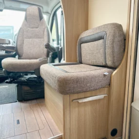 Knaus Skyview 700 MEG Lounge Side Seat