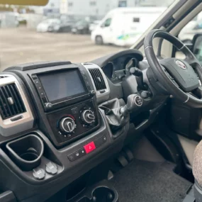 Knaus Skyview 700 MEG Streeing Wheel & Multimedia System