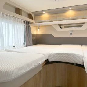 Knaus Skyview 700 MEG Twin Single Rear Bed