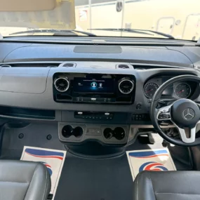 Hymer B-ML I 780 Drivers Cab