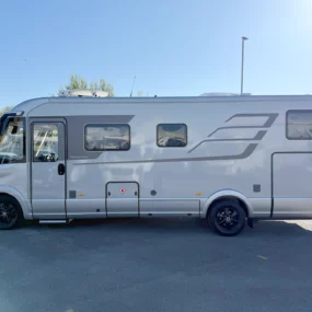 Hymer B-ML I 780 Exterior Right Side