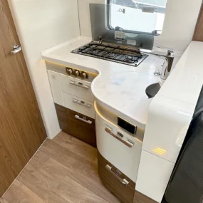 Hymer B-ML I 780 Kitchen Area