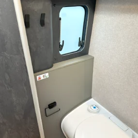 Hymer Grand Canyon S CrossTrail 4X4 Bathroom Window
