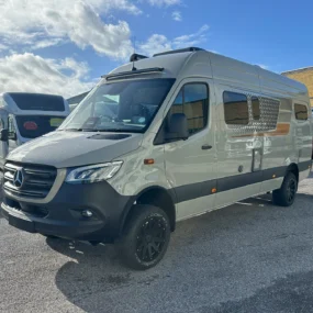Hymer Grand Canyon S CrossTrail 4X4 Exterior Front Right Side