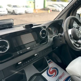 Hymer Grand Canyon S CrossTrail 4x4 Steering Wheel & Multimedia System