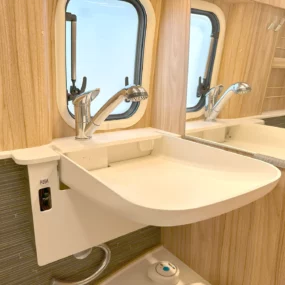 7927 Hymer Grand Canyon S 600 Bathroom Sink 2