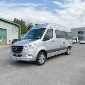 7927 Hymer Grand Canyon S 600 Exterior Front Left