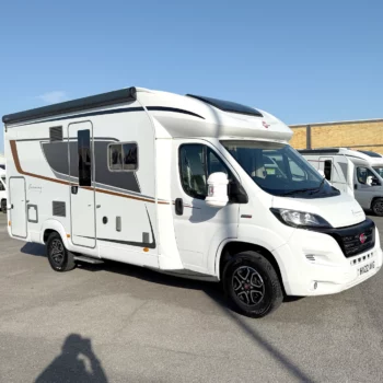 14202 Burstner Lyseo TD 680 G Motorhome - Exterior Front Right