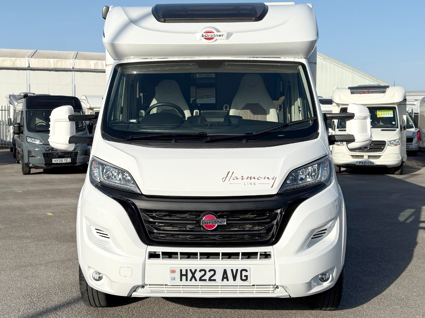 14202 Burstner Lyseo TD 680 G Motorhome - Exterior Front