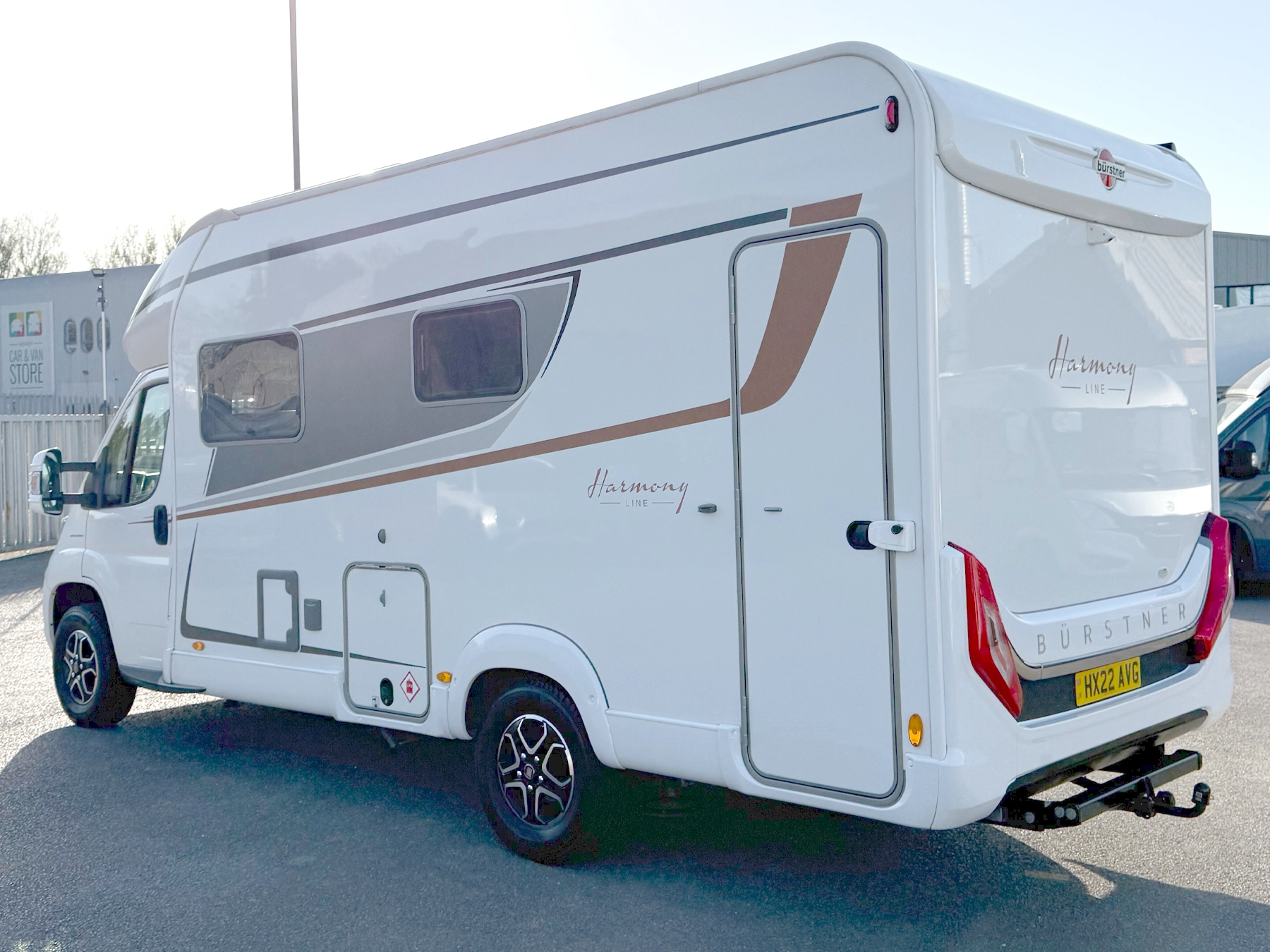 14202 Burstner Lyseo TD 680 G Motorhome - Exterior Rear Left